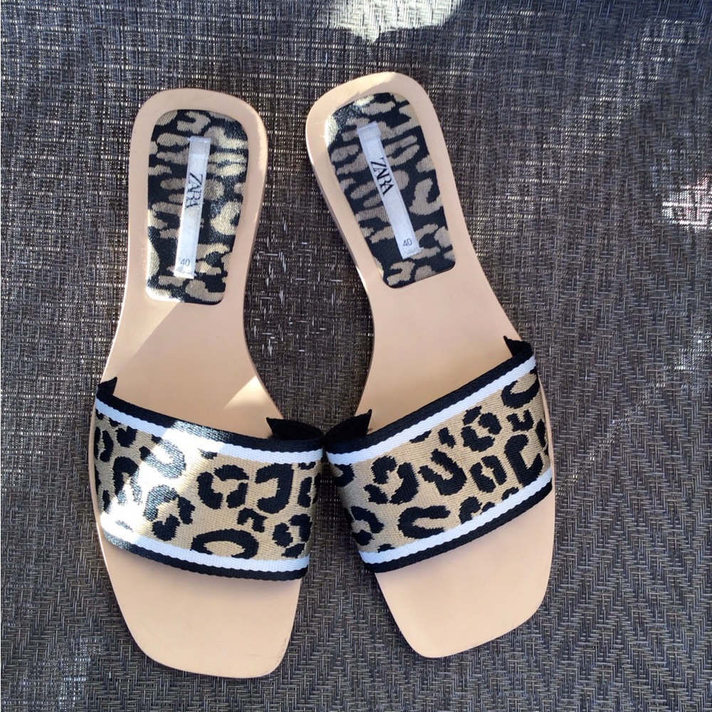 Zara Leopard Print Flat Slide Sandals
